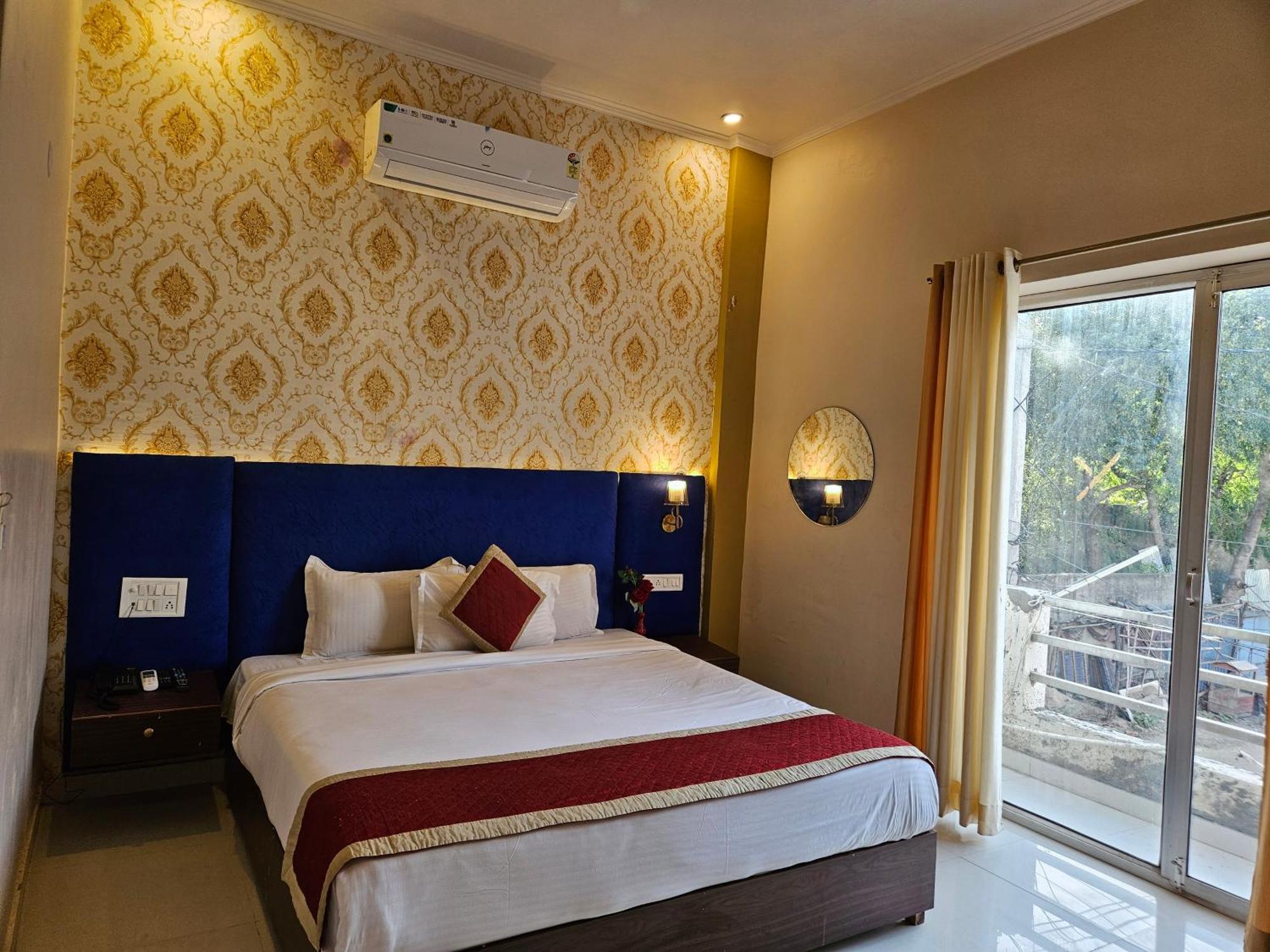 The Indraj Palace Hotel 斋浦尔 外观 照片